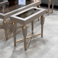 طقم طاولة تقديم مع4 خدمة بتصميم عصري وأنيق.