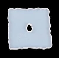 مربع مع فتحة