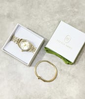 ساعة مع سوار مسمار