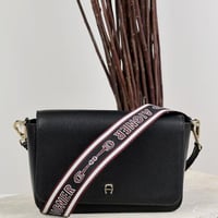 شنطة اقنر بحزام كتف أسود