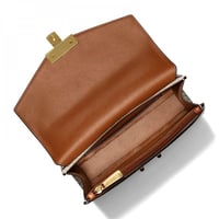 شنطة مايكل كورس بشعار روز بيضاء