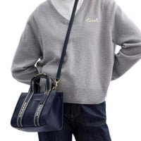 شنطة كوتش سميث توت 24 أزرق