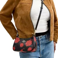 شنطه كوتش مطبوعه بالورد