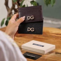 محفظة دولسي اند غابانا بني