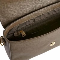 شنطة الفيرو مارتيني كلاسي بورسا بني