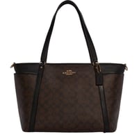 شنطة مواليد من كوتش