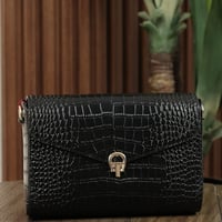 شنطه اقنر جميله لون اسود