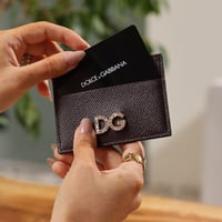 محفظة دولسي اند غابانا بني