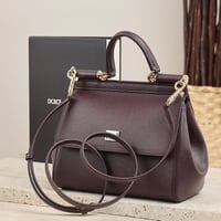 شنطة دولسي أند غابانا عنابي سمول