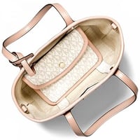 شنطة مايكل كورس ايفا بيضاء