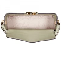 شنطة مايكل كورس كارلي خضراء