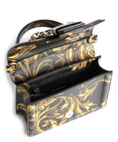 شنطه فيرزاتشي بمسكه ملونه