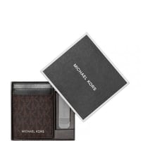 حافظة مايكل كورس مع مشبك بيل بني