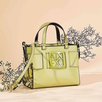 شنطة أرماني إكستشينج صناعية أخضر