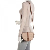 شنطة كروس بودي من اقنر