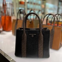 شنطه مايكل كورس مميزه