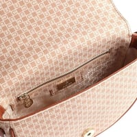 شنطة كروس بودي من اقنر