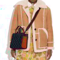 شنطة يد من كوتش لون أزرق