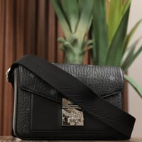 شنطة من ام سي ام سوداء