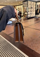 شنطه كوتش بني فاتح كرستال