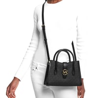 شنطة مايكل كورس جابي سوداء