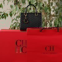 شنطة كارولينا هيريرا دوقة سوداء