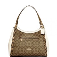 شنطه كوتش بلون الابيض والبتي الفاتح