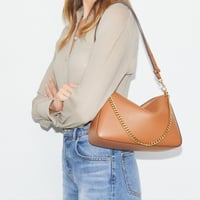 شنطة توري بورش بيري بني