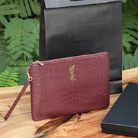 شنطة سان لوران حمراء