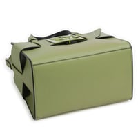 شنطة أرماني إكستشينج صناعية أخضر