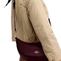 شنطه كوتش مميزه برغندي