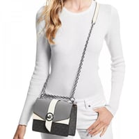 شنطة مايكل كورس سنجاتور رصاصي