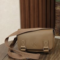 شنطه كالفن كلاين مميزه واسعه