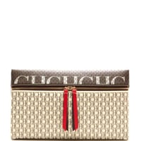 كارولينا هيريرا انيقه وراقيه