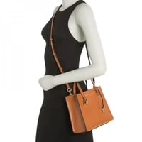 شنطة مارك جاكوبس مطلية بالجلد