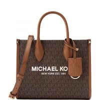 شنطة مايكل كورس سيقنيتشر بني