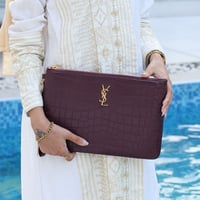 شنطة سان لوران حمراء