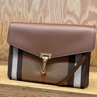 شنطة ماركة بربري جميلة بني