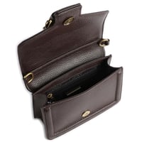 شنطة فرزاتشي لون بني داكن