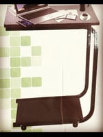 طاولة لابتوب خشبية بني