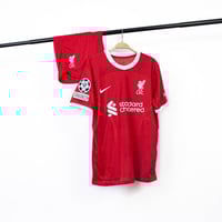 طقم ليفربول الاساسي 2024-2023 نسخة اللاعبين