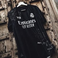 تيشيرت ريال مدريد الرابع اسود 24/25 خامة اللاعبين