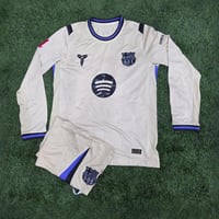 طقم نادي برشلونة الاحتياط كم طويل تصميم فئة الاعبي...