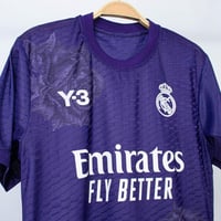 تيشيرت ريال مدريد الرابع 24/25 خامة اللاعبين