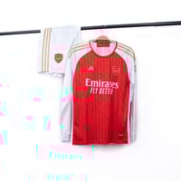 طقم ارسنال الاساسي كم طويل 2024-2023