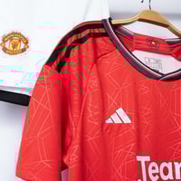 طقم مانشستر يونايتد الاساسي 2024-2023