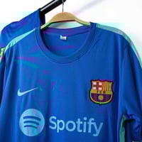 طقم تدريب برشلونة 2024-2023