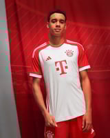 طقم بايرن ميونخ 2024-2023