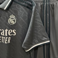 طقم نادي ريال مدريد الثالث جامبو فئة الجمهور 2025-...