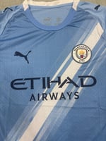 تيشيرت مانشستر سيتي الاساسي نسخة الاعبين موسم 2025...